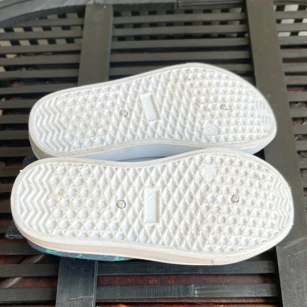 Denim Dinosaur Print Shoe Shox - NWOT - tried on inside only - Picture 5 of 11